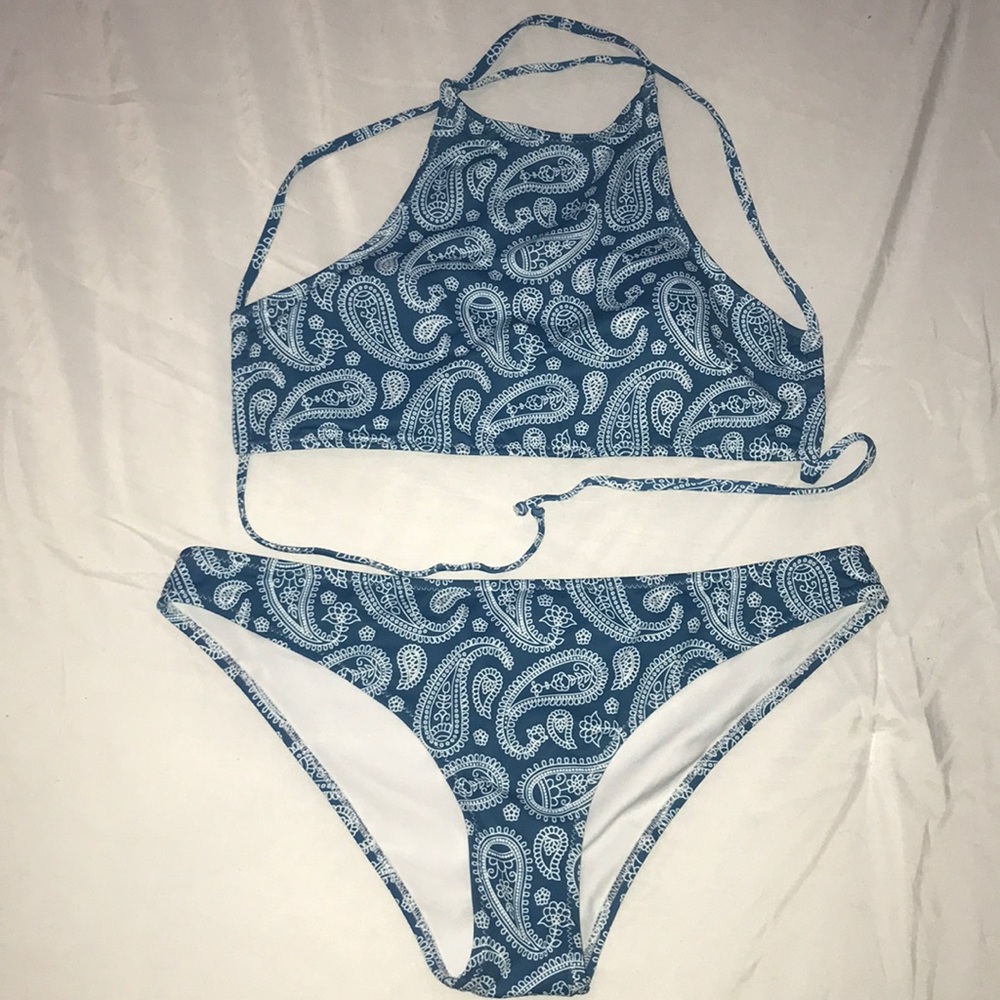 Paisley print high neck bikini